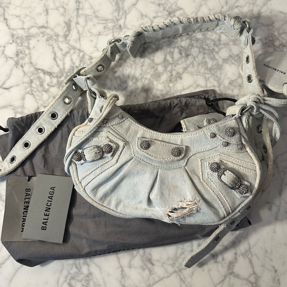 Balenciaga
Le Cagole XS Wash Denim